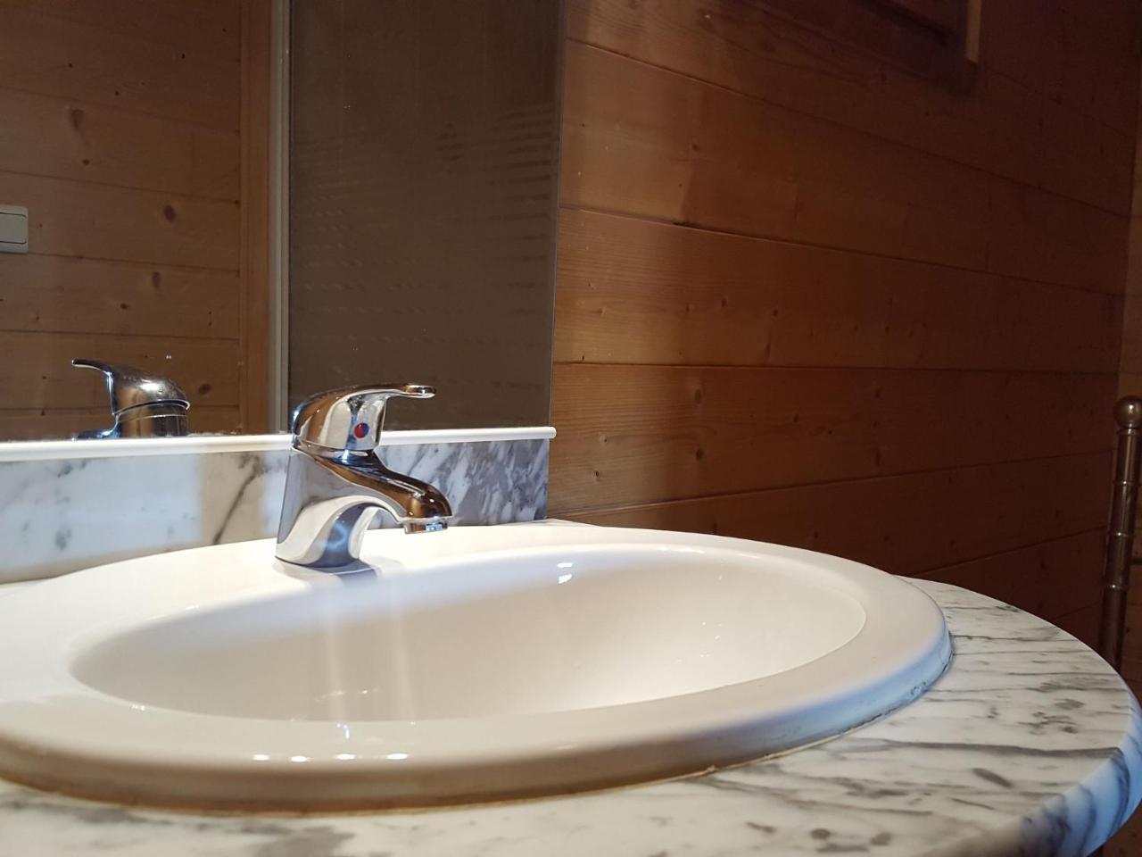 Magnificent Chalet On The Mountain Slopes Les Gets Bagian luar foto