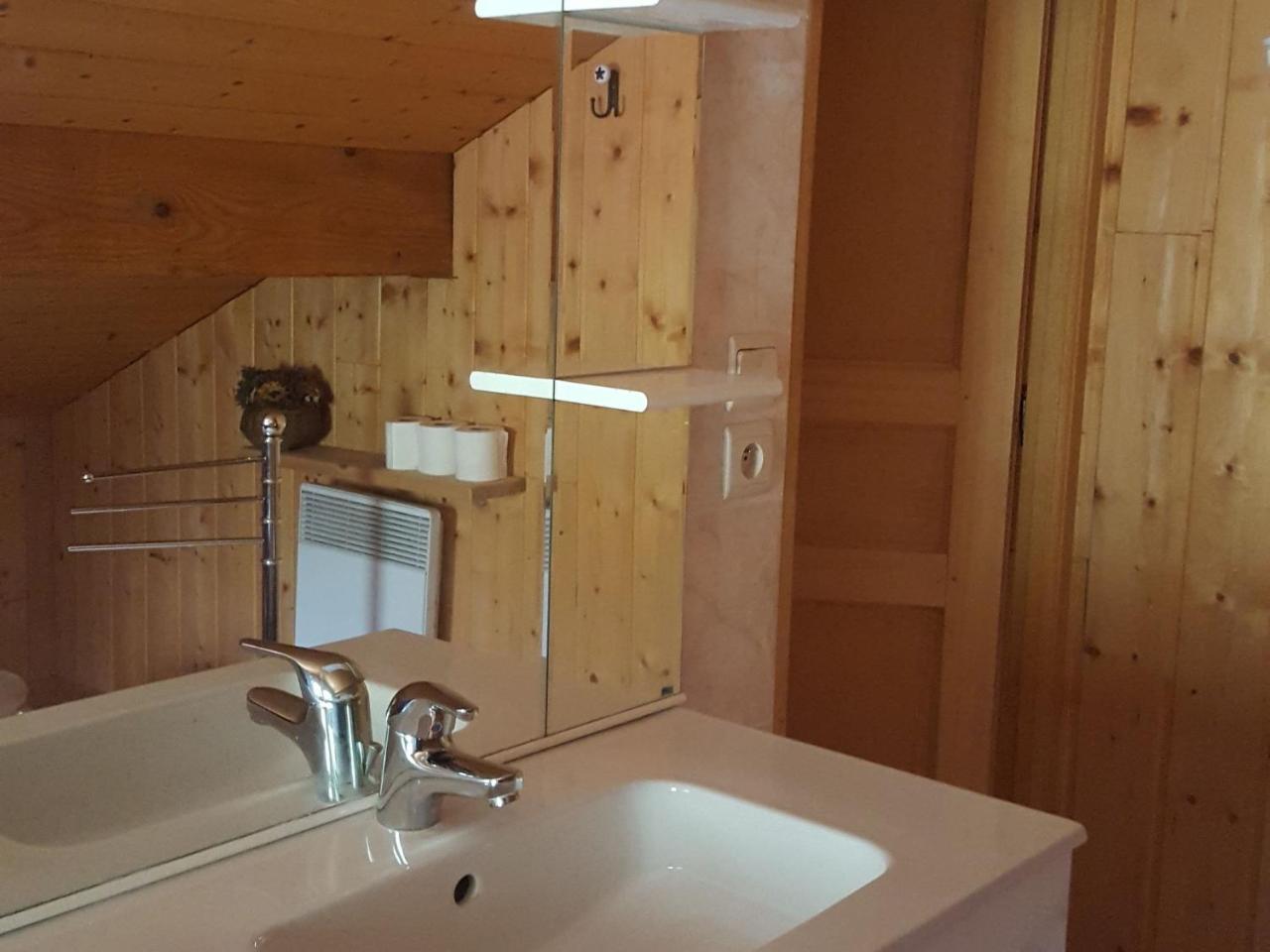 Magnificent Chalet On The Mountain Slopes Les Gets Ruang foto